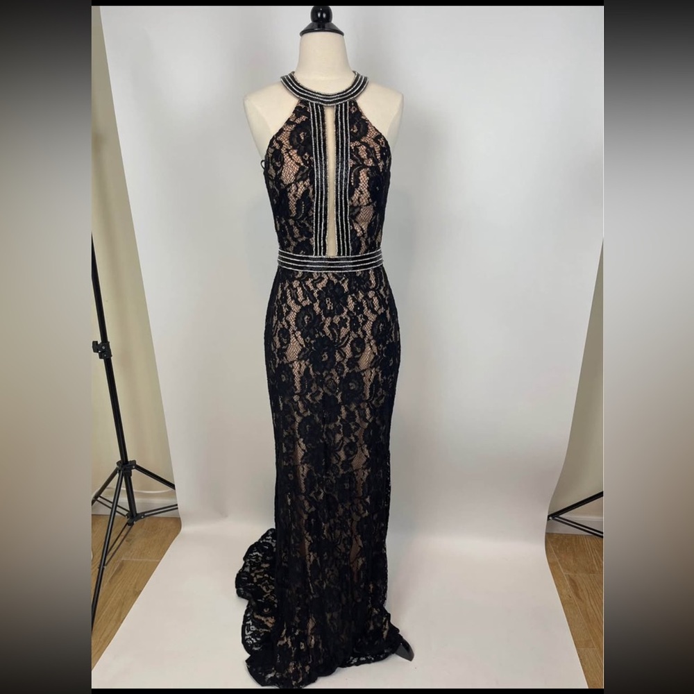 Elegant Black Lace Evening Gown Size 7/8
